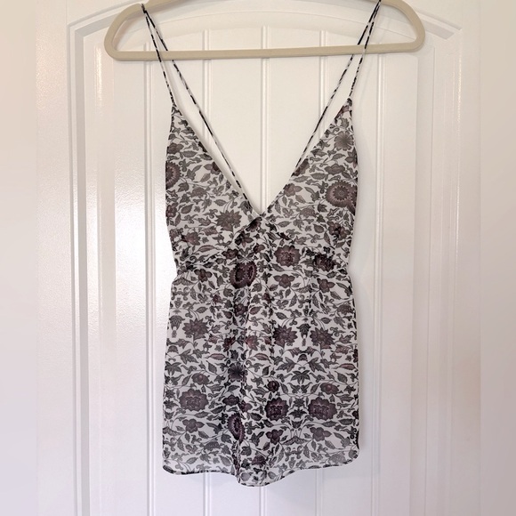Chelsea28 Tops - Chelsea28 Floral V-Neck Sleeveless Top Size S
